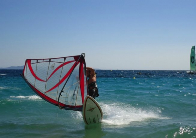  Practica windsurf en el Var 